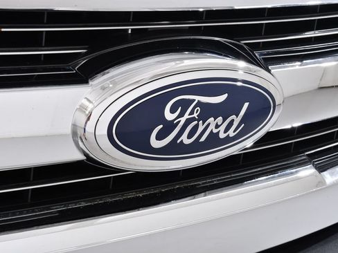 Used 2016 Ford F150 Lariat w/ Equipment Group 502A Luxury AWD/4WD image 20
