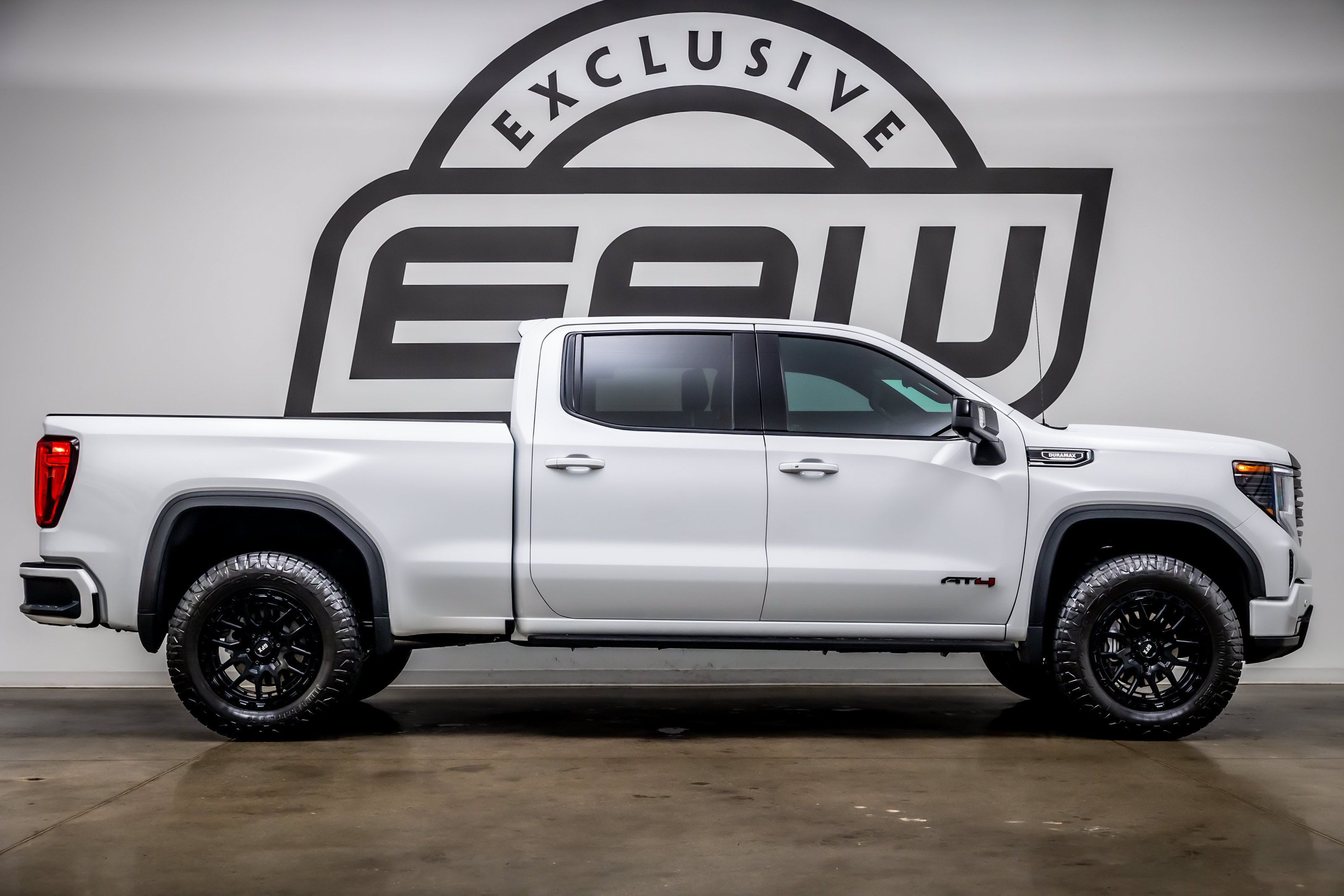 Used 2026 GMC Sierra 1500 AT4 w/ AT4 Premium Package AWD/4WD image 9