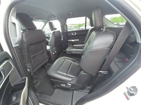 Certified 2022 Ford Explorer XLT w/ Equipment Group 202A AWD/4WD image 13