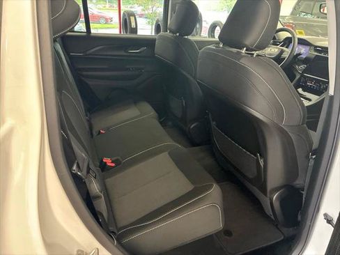 Certified 2023 Jeep Grand Cherokee Laredo w/ Luxury Tech Group I AWD/4WD image 30