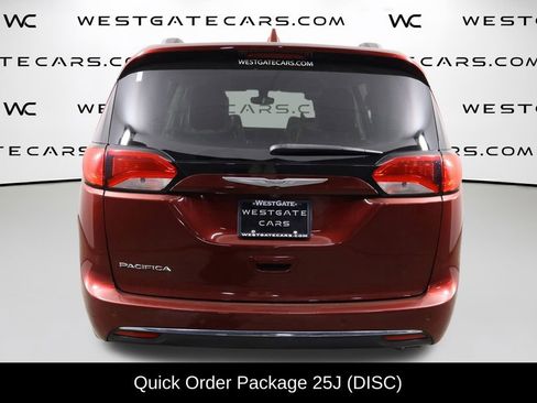 Used 2017 Chrysler Pacifica Touring-L Plus image 4