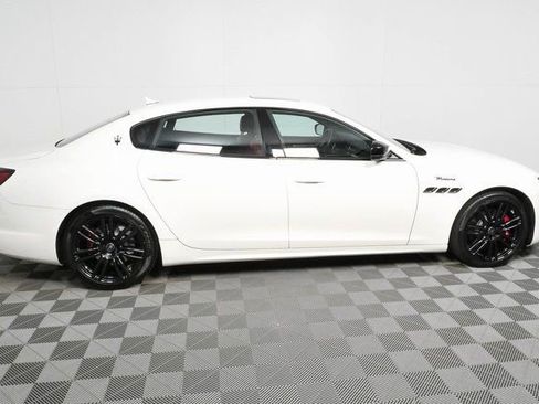 Used 2022 Maserati Quattroporte Modena RWD image 34
