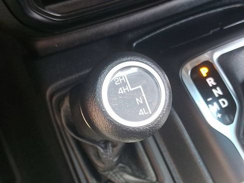 Used 2021 Jeep Wrangler Sport AWD/4WD image 24