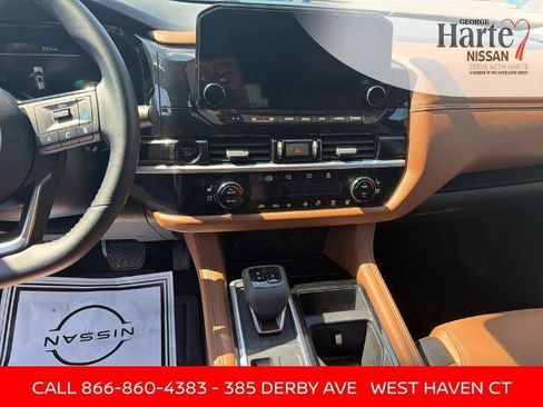 Certified 2025 Nissan Pathfinder Platinum w/ Cargo Package AWD/4WD image 13