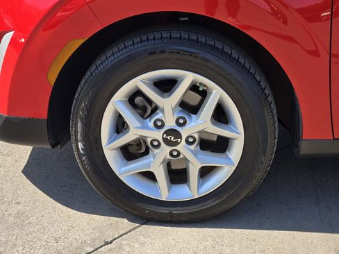 Used 2024 Kia Soul LX w/ Option Group 015 image 17