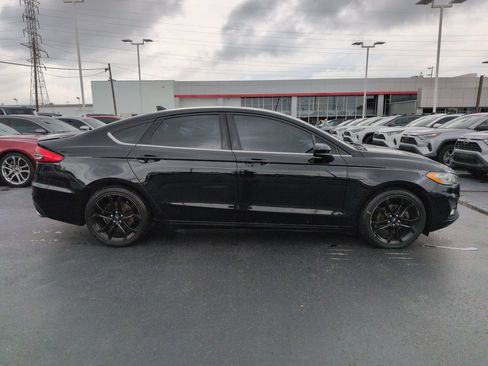 Used 2019 Ford Fusion SE w/ Equipment Group 151A FWD image 6