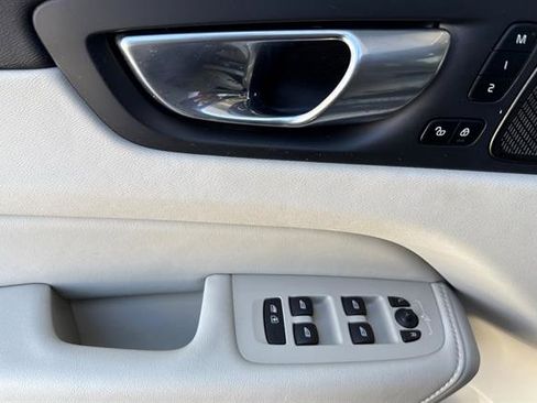 Certified 2023 Volvo XC60 T8 Ultimate image 10
