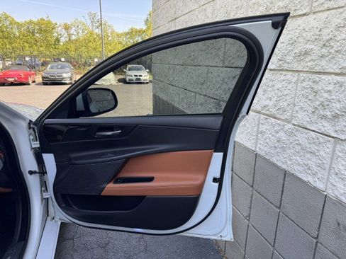 Used 2018 Jaguar XE Portfolio AWD/4WD image 38