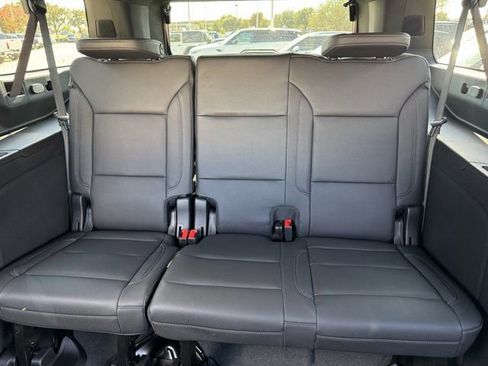 New 2026 Chevrolet Suburban LT w/ Comfort Package image 24