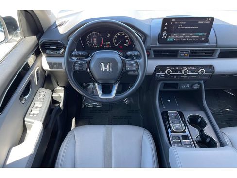 Certified 2025 Honda Pilot EX-L image 16