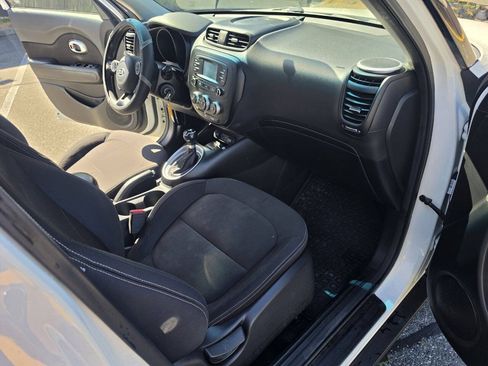 Used 2016 Kia Soul w/ Option Group 020 FWD image 36