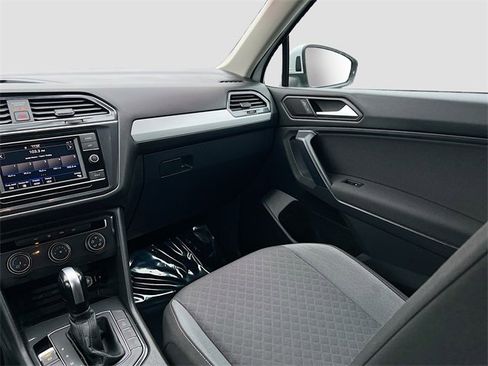 Used 2021 Volkswagen Tiguan S image 21