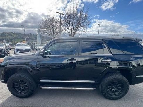 Used 2016 Toyota 4Runner Limited image 12