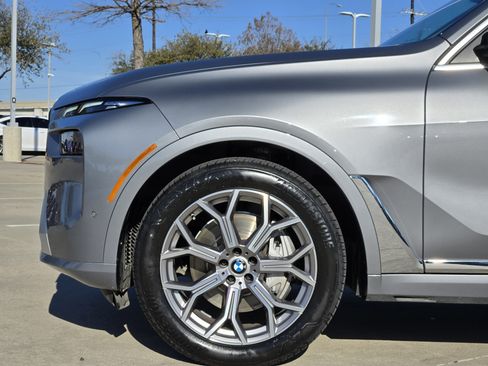 Used 2024 BMW X7 xDrive40i image 11