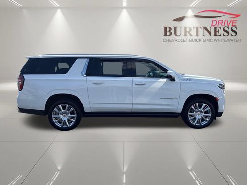 Certified 2021 Chevrolet Suburban High Country w/ Premium Package AWD/4WD image 17