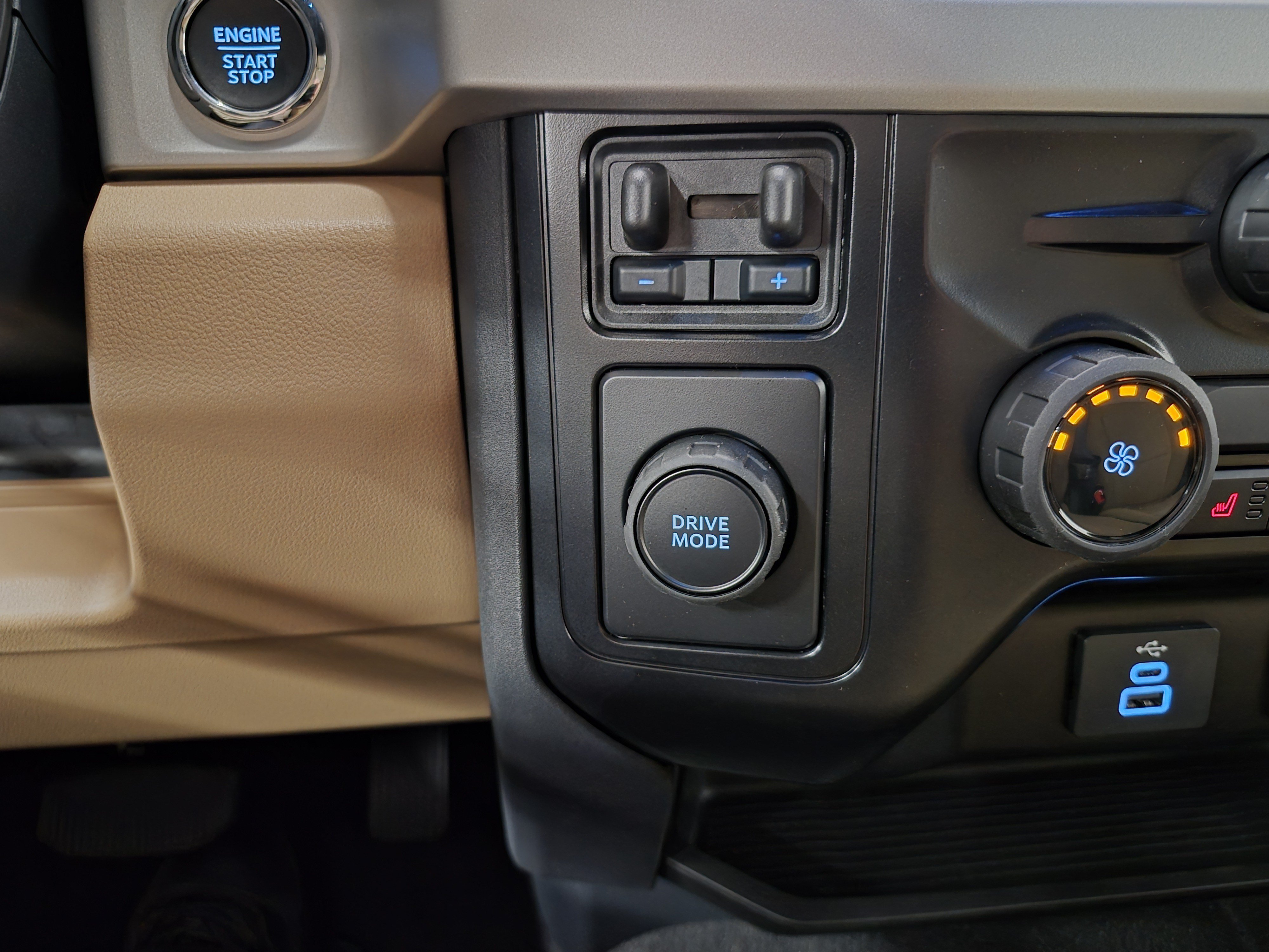 New 2027 Ford F350 XLT w/ XLT Premium Package RWD image 31