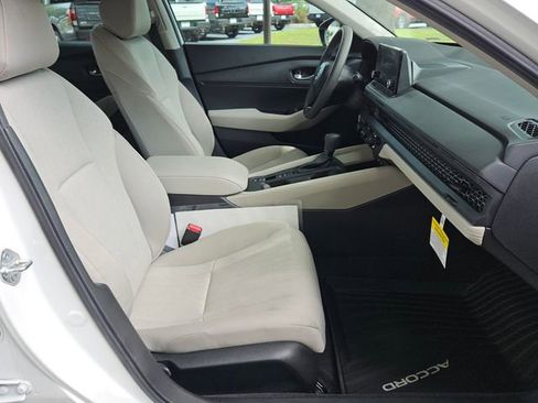 Certified 2025 Honda Accord LX image 15