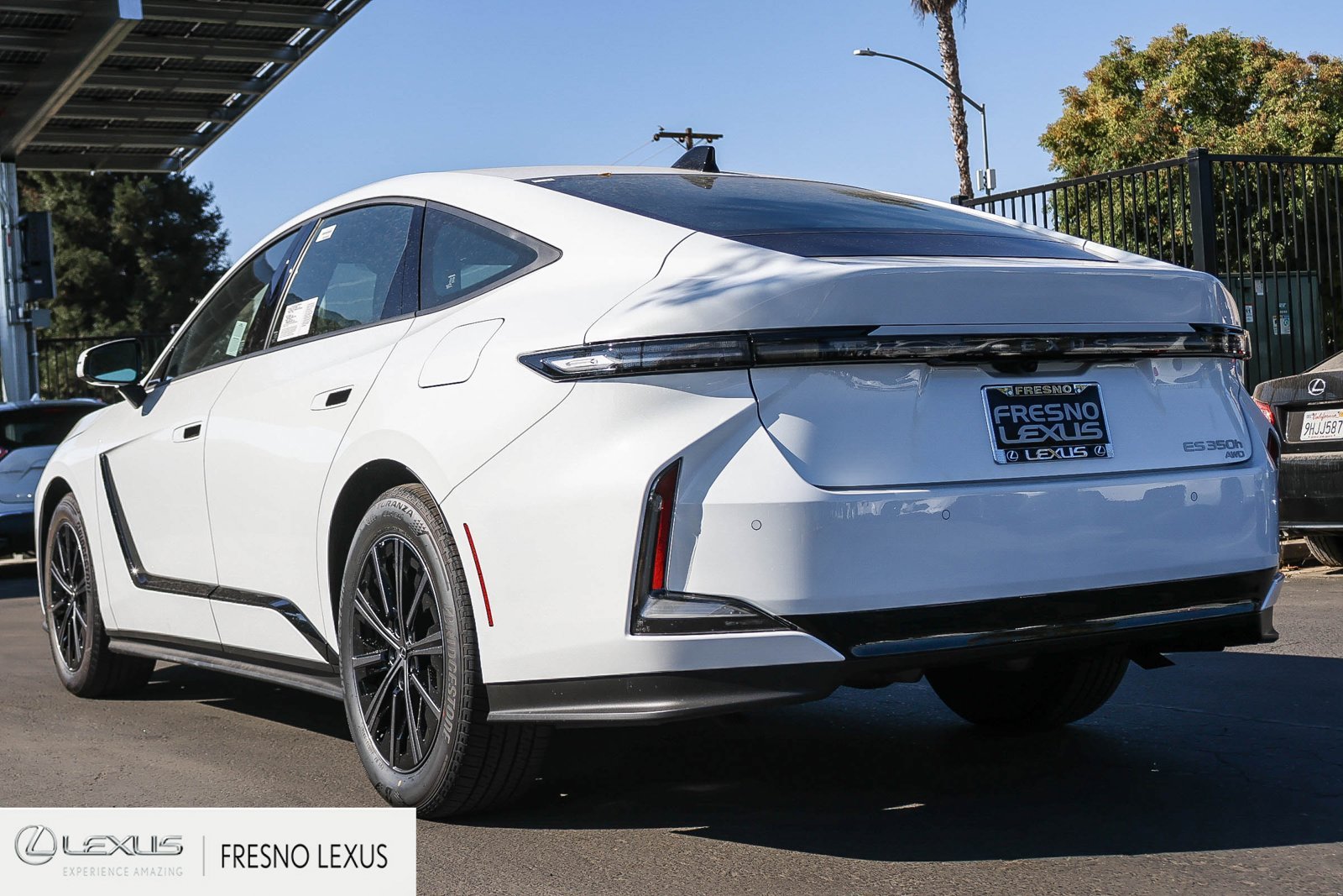 New 2026 Lexus ES 350h AWD image 4