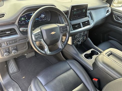Used 2024 Chevrolet Suburban LT image 9