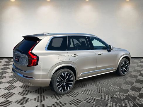 Used 2025 Volvo XC90 B6 Ultra image 3