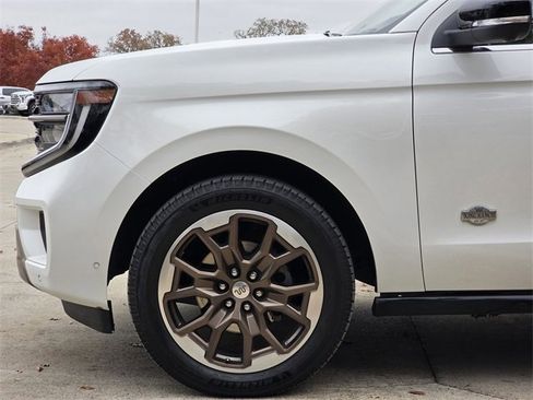 Used 2025 Ford Expedition King Ranch image 5