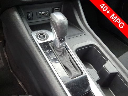 Used 2024 Nissan Sentra SV FWD image 14