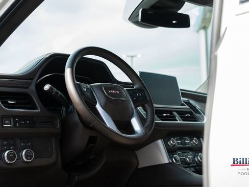 Used 2023 GMC Yukon XL SLT AWD/4WD image 9