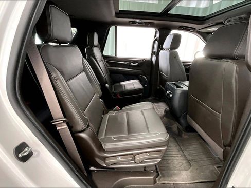 Used 2022 GMC Yukon Denali w/ Denali Premium Package image 25