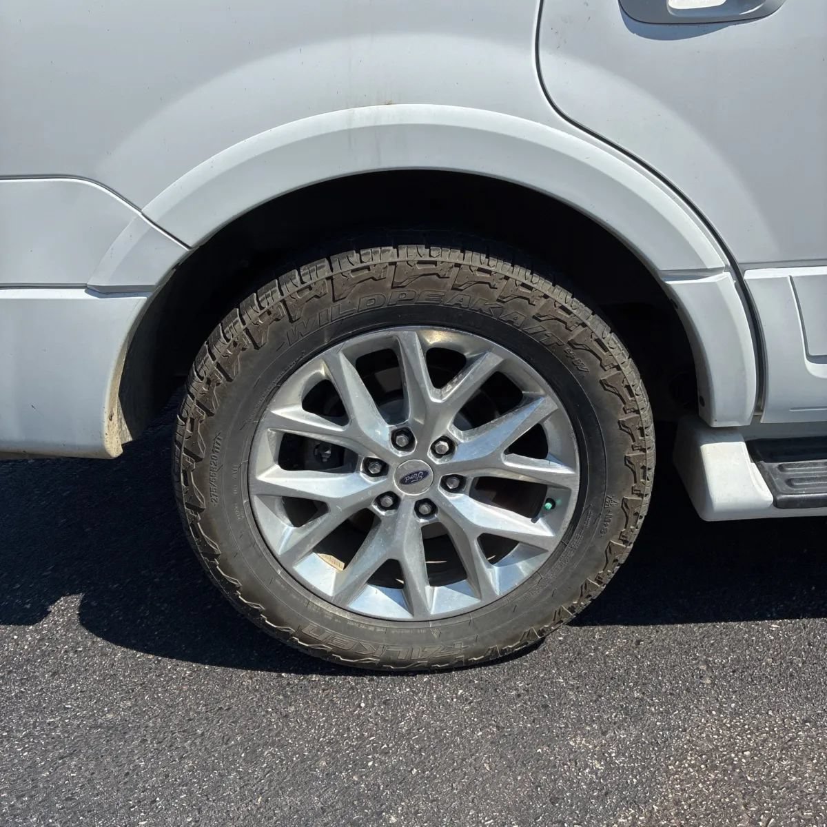 Used 2016 Ford Expedition Limited AWD/4WD image 19