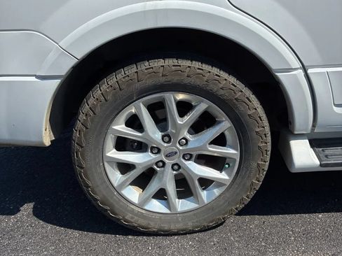 Used 2016 Ford Expedition Limited AWD/4WD image 19