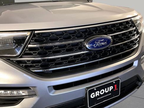 Used 2020 Ford Explorer XLT w/ Equipment Group 202A RWD image 26