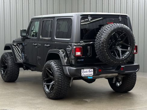 Used 2024 Jeep Wrangler Unlimited w/ Convenience Group AWD/4WD image 3