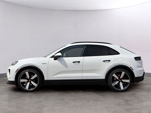 New 2026 Porsche Macan 4 Electric image 2