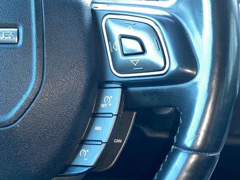 Used 2017 Land Rover Range Rover Evoque SE Premium image 20