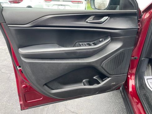 Used 2023 Jeep Grand Cherokee L Laredo w/ Luxury Tech Group I image 17