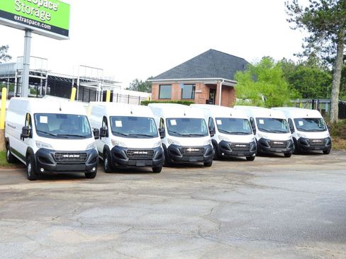 Used 2024 RAM ProMaster 2500 159 High Roof w/ Convenience Group FWD image 3
