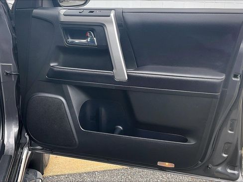Used 2018 Toyota 4Runner Limited AWD/4WD image 29
