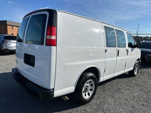 Used 2011 Chevrolet Express 1500 image 7