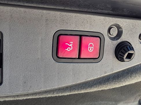 Used 2012 Mercedes-Benz SL 550 image 52