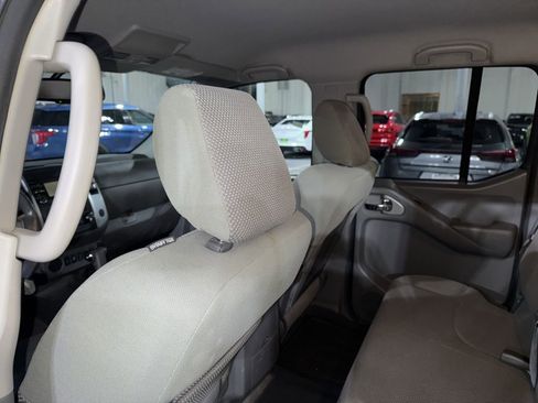 Used 2014 Nissan Frontier SV w/ SV Value Truck Package image 16