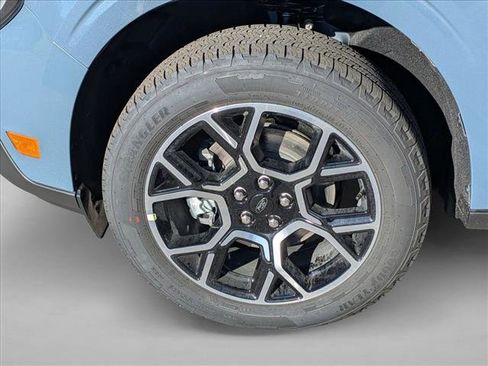 New 2025 Ford Maverick Lariat image 16