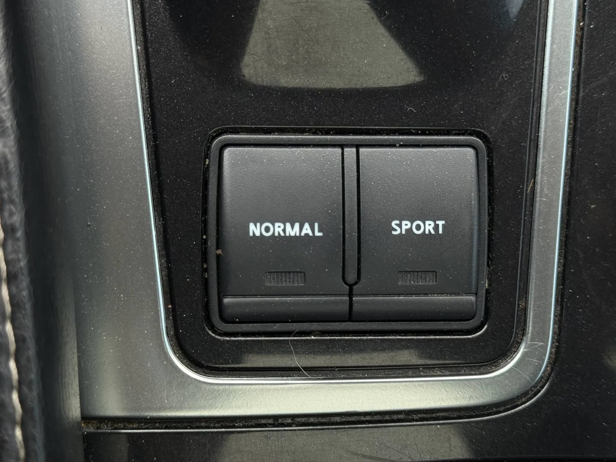 Used 2016 Nissan Maxima Platinum w/ Interior Lighting Package FWD image 12