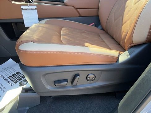 New 2026 Nissan Pathfinder Platinum image 11