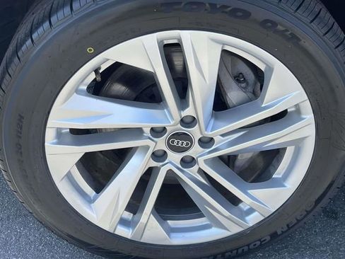 Used 2021 Audi Q7 3.0T Premium Plus w/ Premium Plus Package AWD/4WD image 9