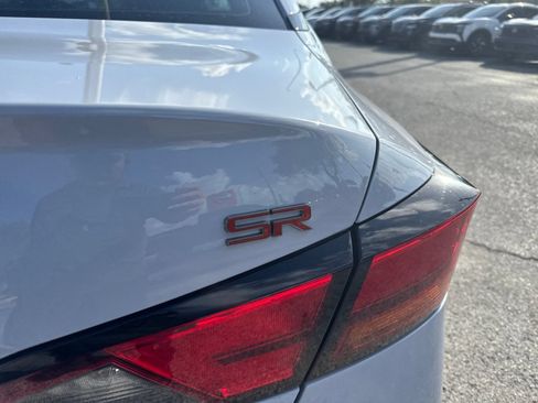 Used 2024 Nissan Altima 2.5 SR w/ SR Premium Package FWD image 14