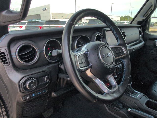 Used 2023 Jeep Wrangler Unlimited Rubicon 4xe w/ Cold Weather Group AWD/4WD image 11