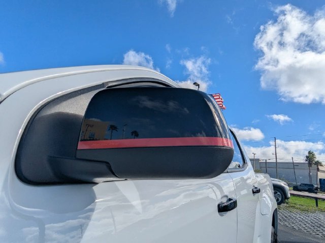 Used 2022 Chevrolet Colorado LT w/ Redline Special Edition RWD image 12