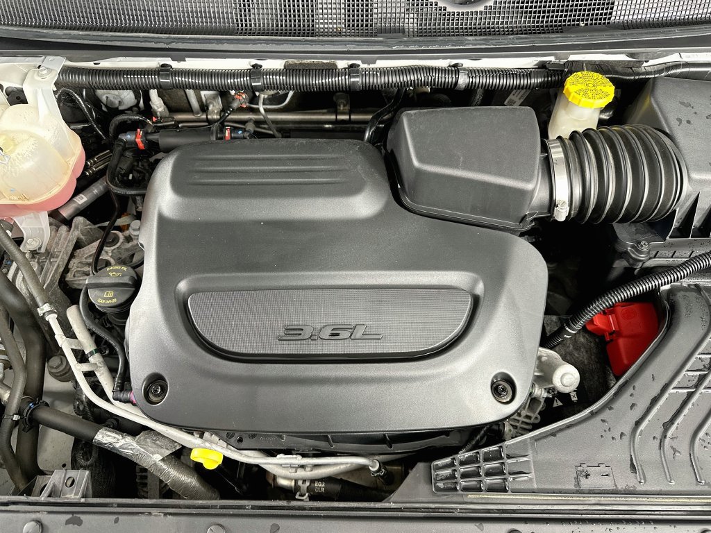 Used 2023 Chrysler Pacifica Touring FWD image 30