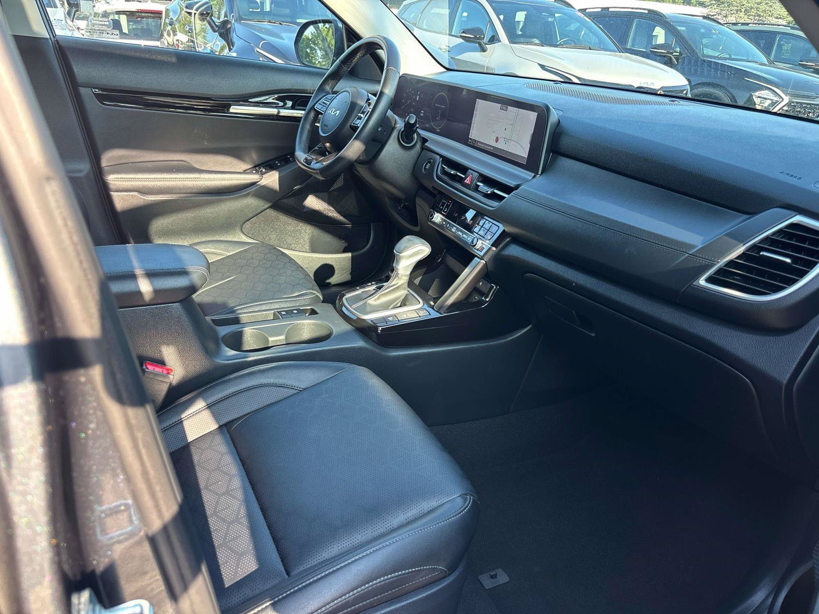 Used 2024 Kia Seltos SX w/ SX Sunroof Package AWD/4WD image 13