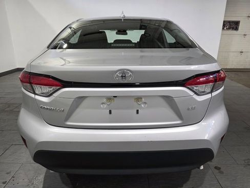 Used 2025 Toyota Corolla LE image 4